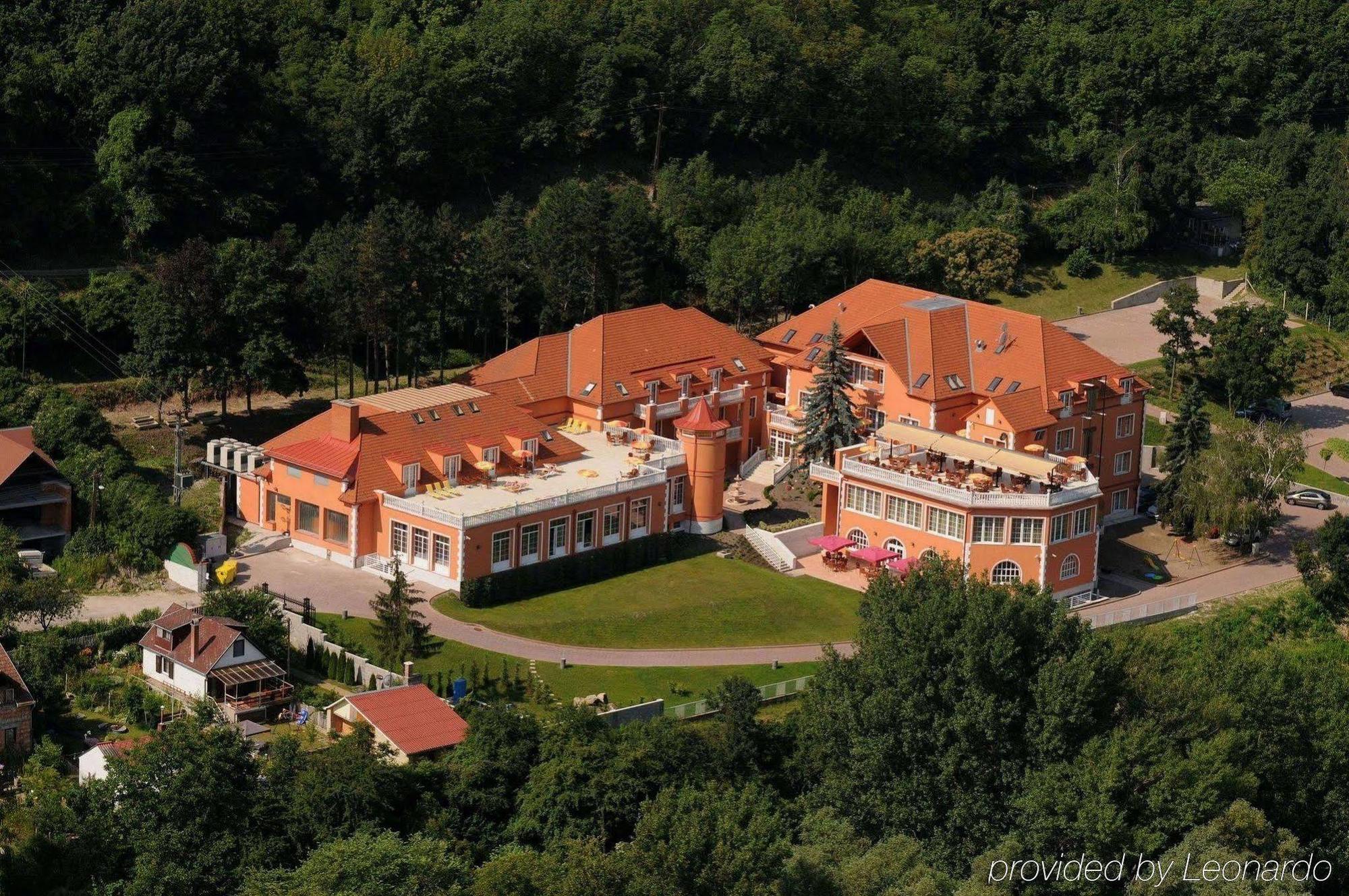 Hotel Bellevue Esztergom Bagian luar foto